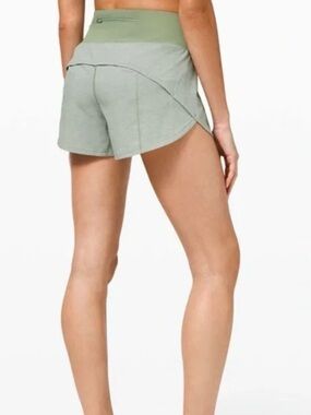 EUC - Lululemon Speed up athletic running shorts 3” size 8 Heather green